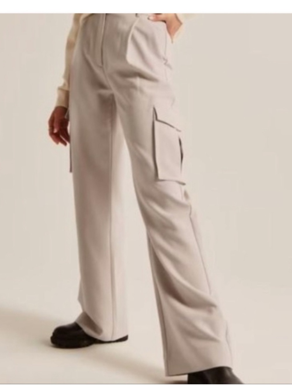 Abercrombie & Fitch Sloane Tailored Wide-Leg Cargo Pants Size 27/4